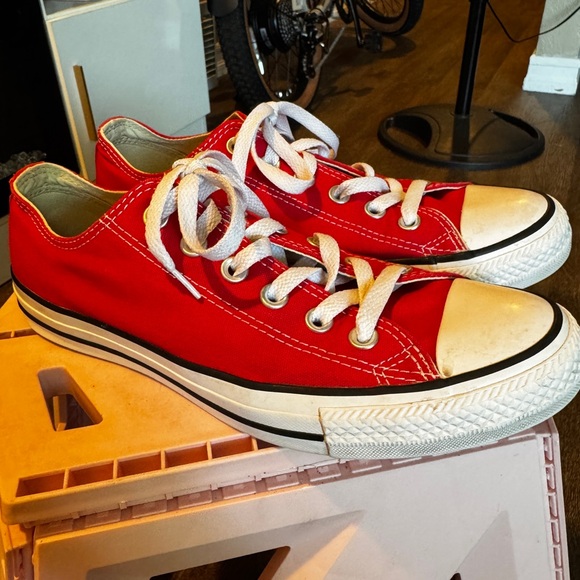 Converse All Star Men 6.5 Women 8.5 Red Unisex Casual Skater Sneakers M9696 - Picture 1 of 7